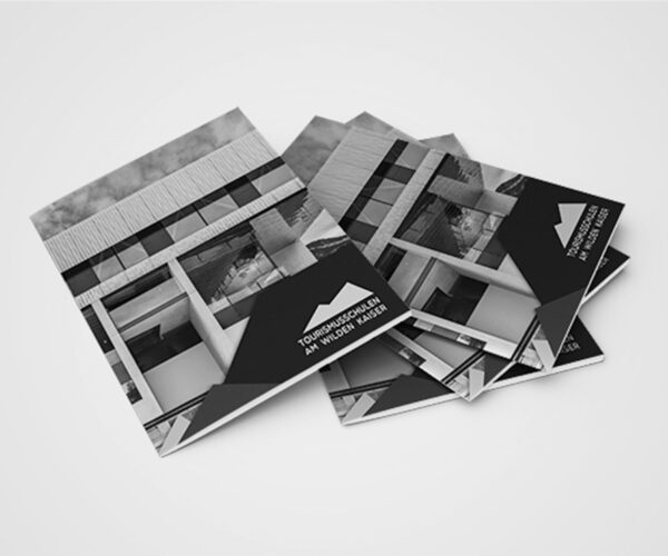 Tourismusschulen am Wilden Kaiser Broschueren Cover schwarz weiss